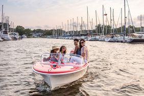 Boat rentals Saugatuck Michigan