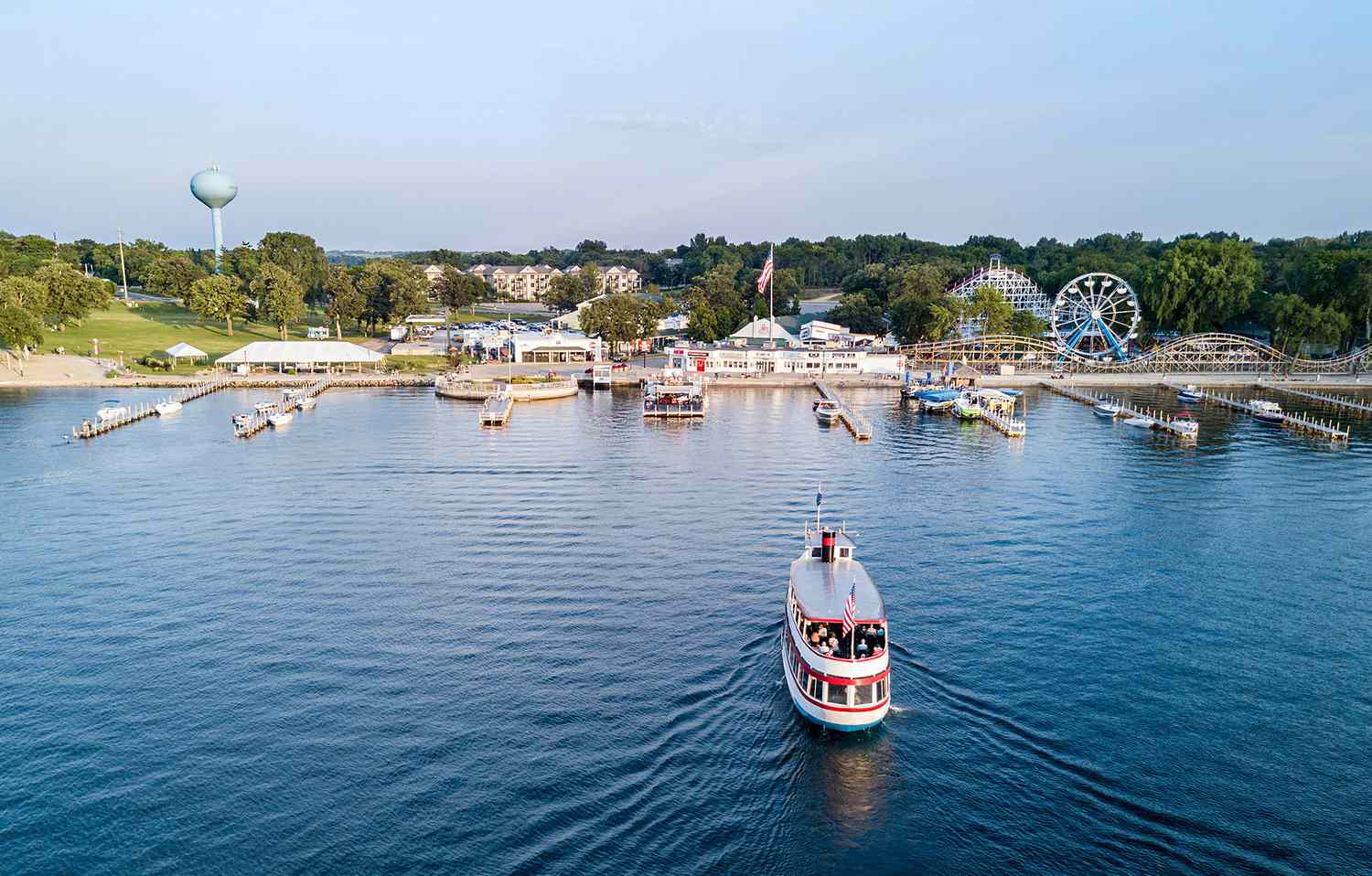 arnold's amusement park west lake okoboji iowa boat shoreline